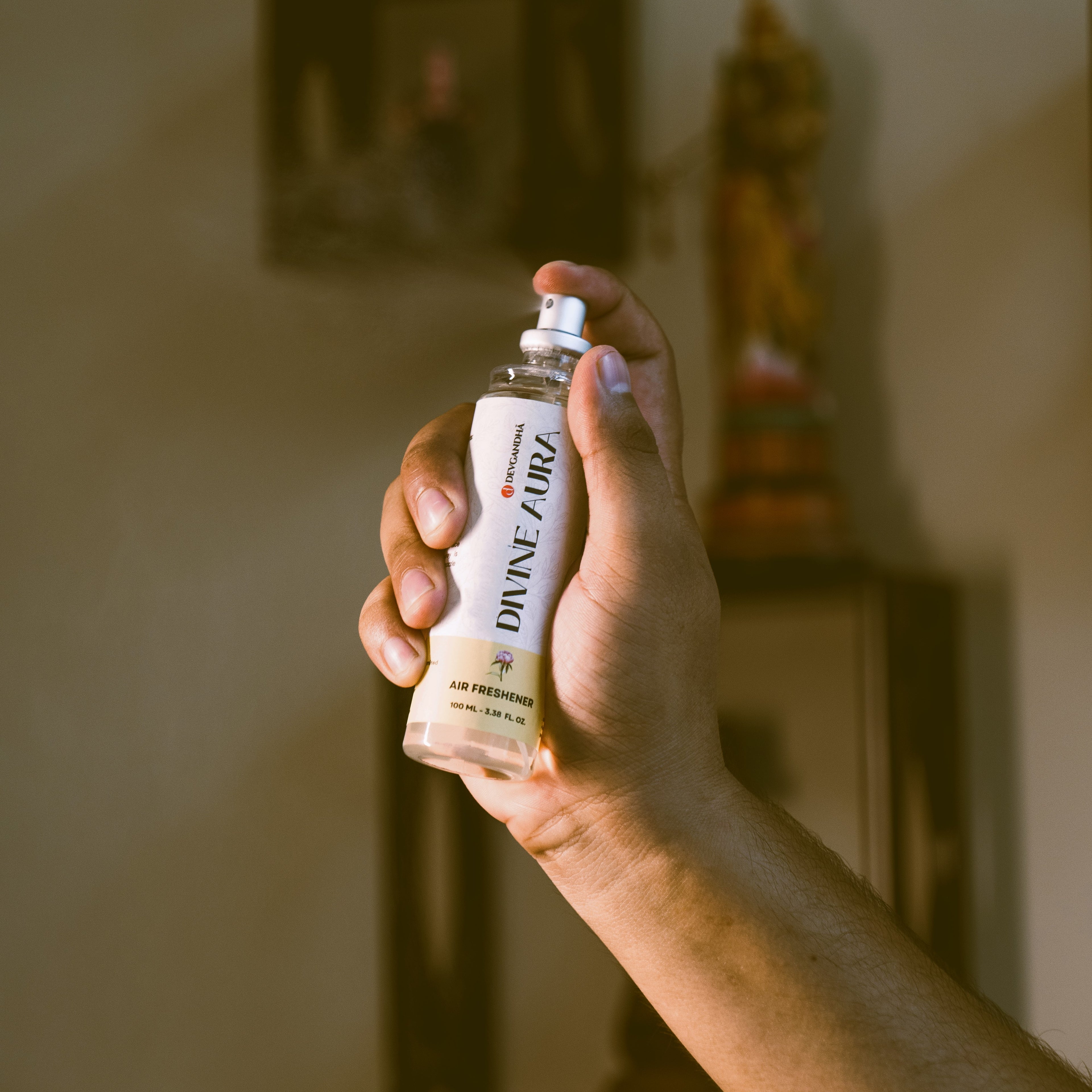 Divine Aura Air Freshener | Floral & Powdery | 100 ML